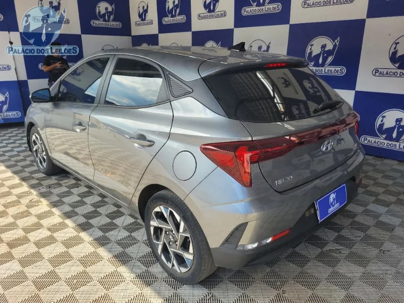 Lote 604 - HYUNDAI HB2010TA COMFORT