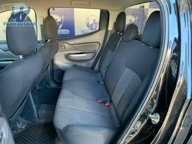 Lote 303 - MMC TRITON SP OUTD GLS A