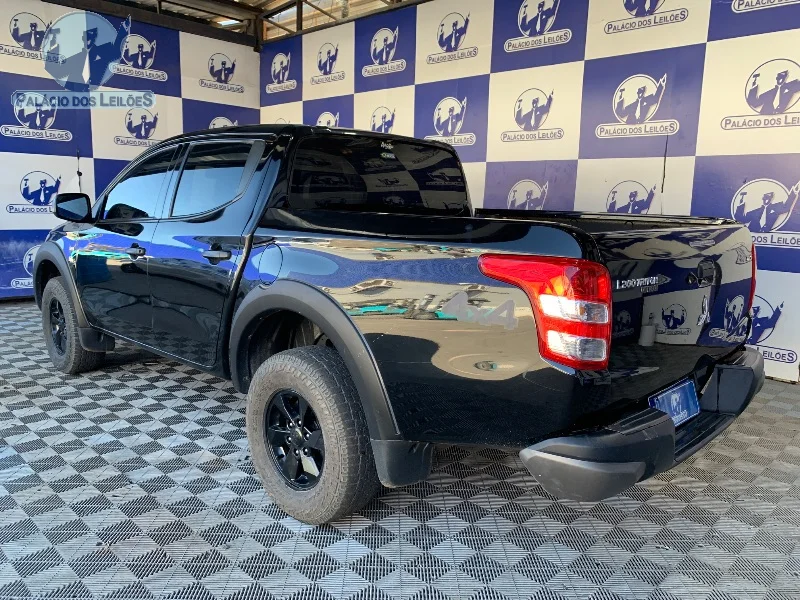 Lote 303 - MMC TRITON SP OUTD GLS A